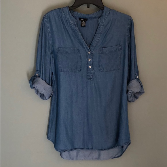 Rue21 Tops - Denim top with pockets